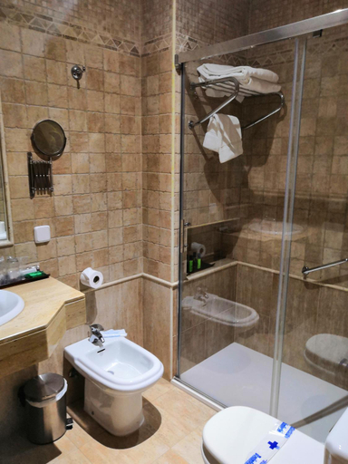 Bathroom 5, Hotel Marisma Sancti Petri, Cádiz