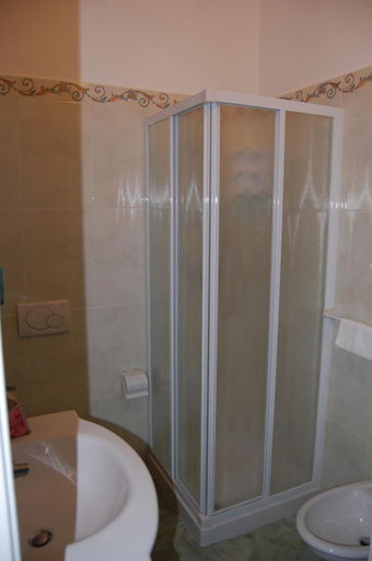 Bathroom 4, Hotel Villa Ombrosa, Livorno