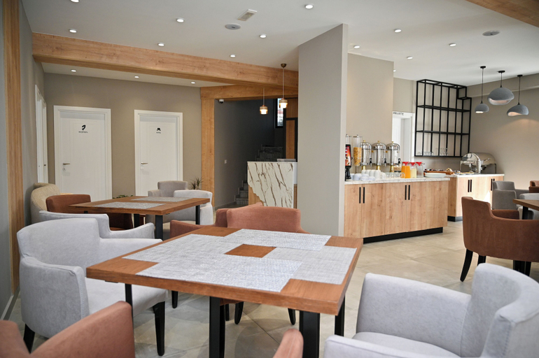 Food & Drinks 4, MondurO Hotel, Durrësit