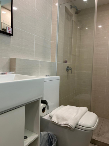 Bathroom 12