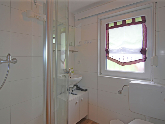 Bathroom 5, Naturparadies Bad Laasphe, Siegen-Wittgenstein