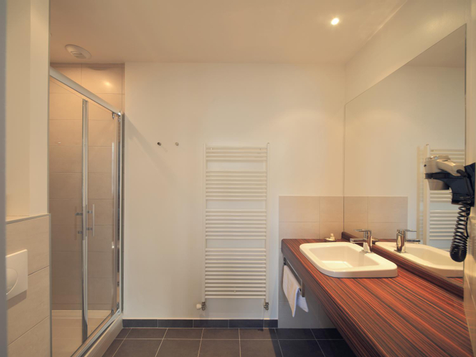 Bathroom 4