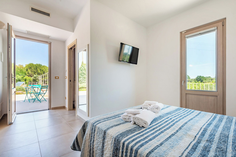 Bedroom 4, Villa Fumarola, Brindisi