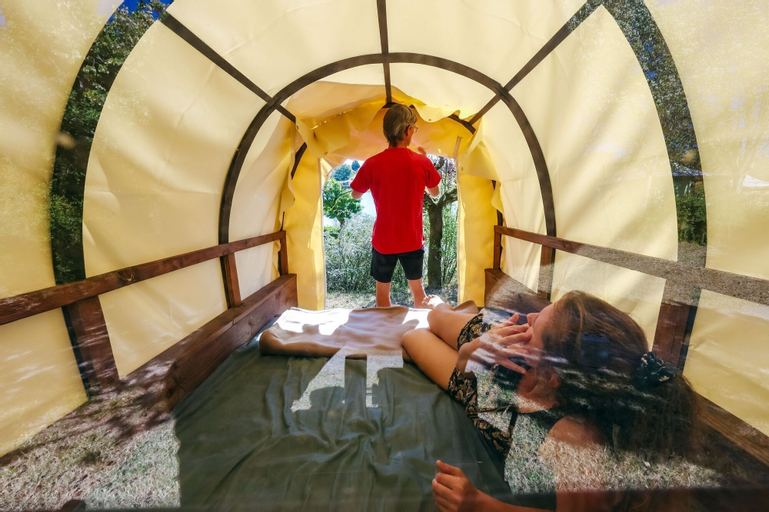 Bedroom 4, Les Auzerals camping du lac, Tarn