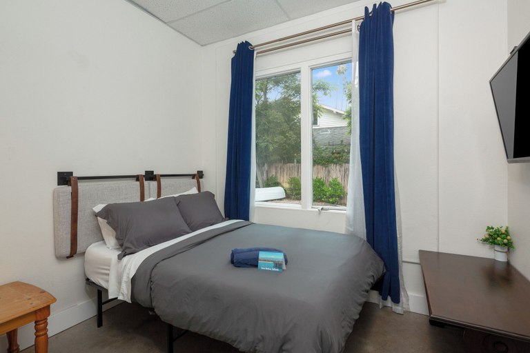 Bedroom 4, ITH Santa Barbara Surf Hostel, Santa Barbara