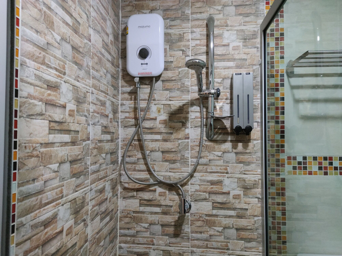 Bathroom 4, Thyme Xeriscape Hostel, Muang Kanchanaburi