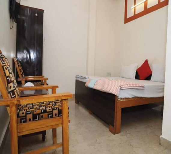 Bedroom 2, Hotel Chetali, Bijnor