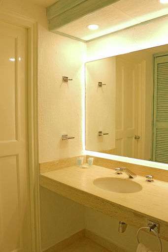 Bathroom 4, ALL RITMO CANCUN RESORT AND WATER PARK, Isla Mujeres
