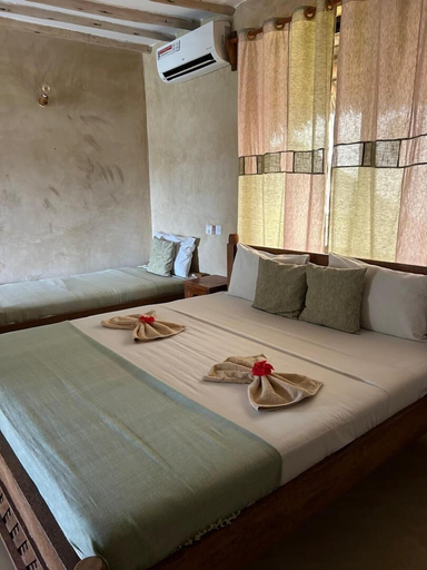 Bedroom 3, The Garden, Kusini