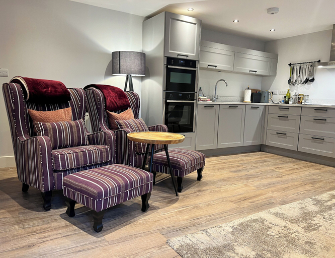 Others 5, Sleeps 2 - Garden & Hot Tub Option, Monmouthshire