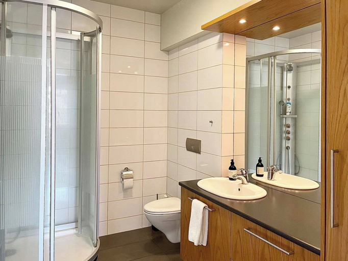Bathroom 3, Day Dream Townhall Square Apartments, Akureyri