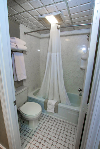 Bathroom 4, Ramada Conference Center By Wyndham Lewiston, Androscoggin