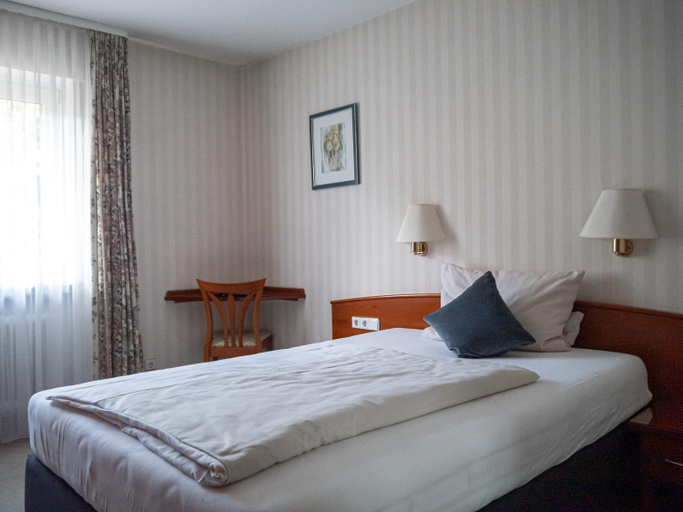 Bedroom 3, Parkhotel, Paderborn