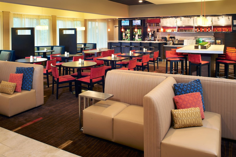 Food & Drinks 5, Courtyard by Marriott Lexington North, Fayette