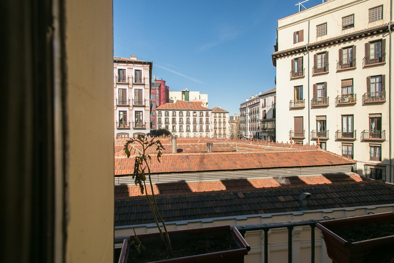Others 5, Hostal Abaaly, Madrid