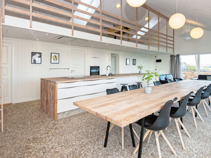 Dining 5, 10 Person Holiday Home in Ronde, Syddjurs