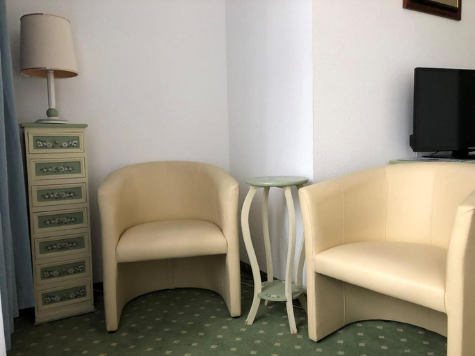 Bedroom 3, Hotel zur Post, Miesbach