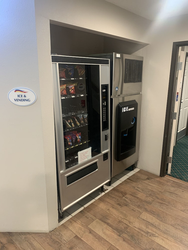 Food & Drinks 5, Baymont by Wyndham Limon, Lincoln