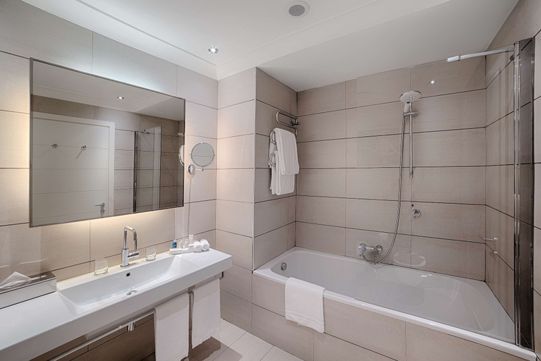 Bathroom 5, Radisson Blu Hotel, Milan, Milano