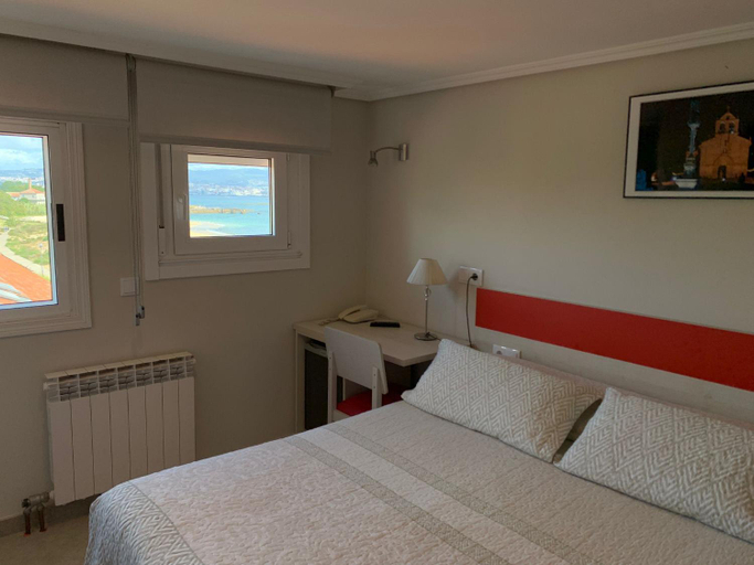 Bedroom 3, Hotel Playa, Pontevedra
