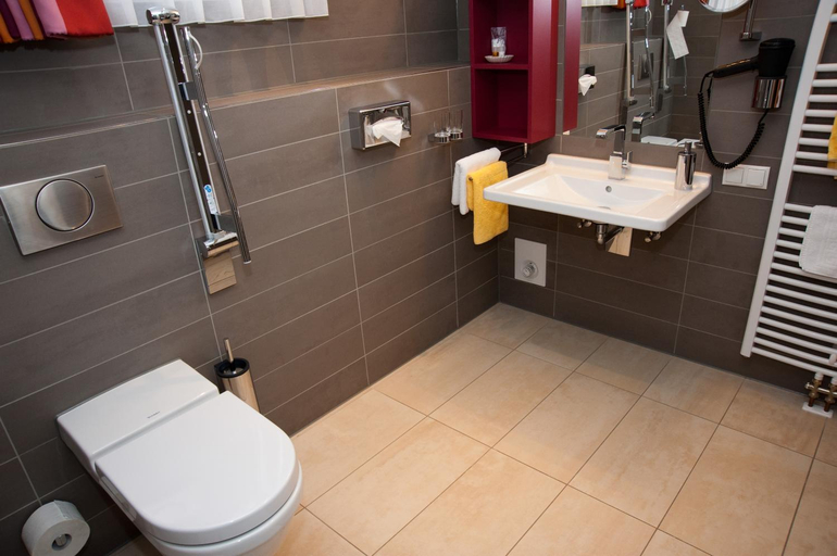 Bathroom 4, Hotel Am Kloster, Celle
