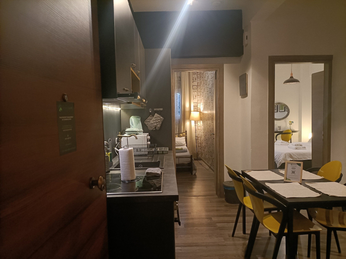 Food & Drinks