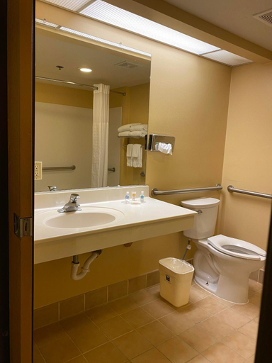Bathroom 4, Comfort Inn Marina on the Monterey Bay, Monterey