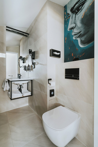 Bathroom 4, Hotel Wawel Queen, Kraków City