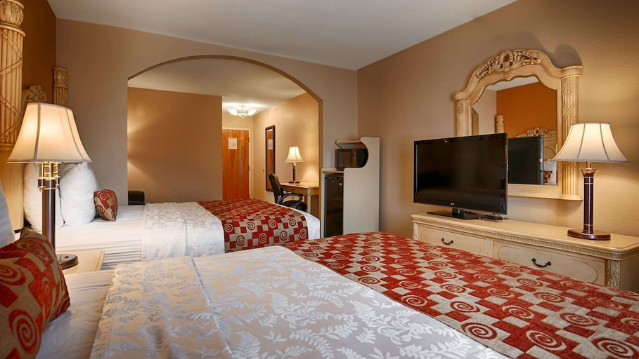 Bedroom 4, Best Western Plus Bass Hotel & Suites, Saint Clair