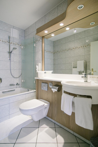Bathroom 4, Landhaus Keller - Hotel & Restaurant, Emmendingen