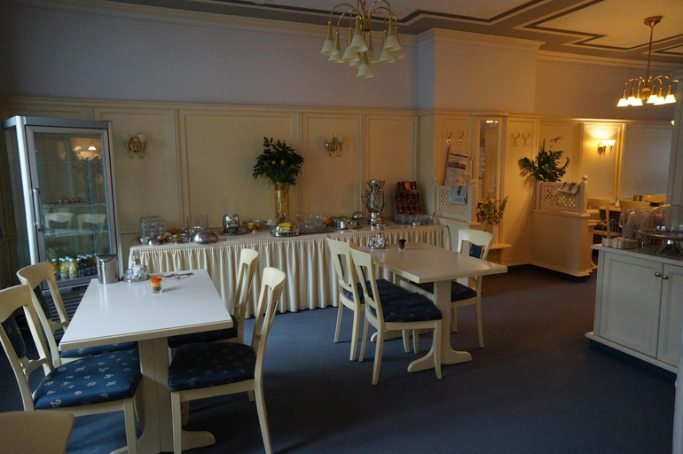 Others 4, Hotel Burghof, Hof