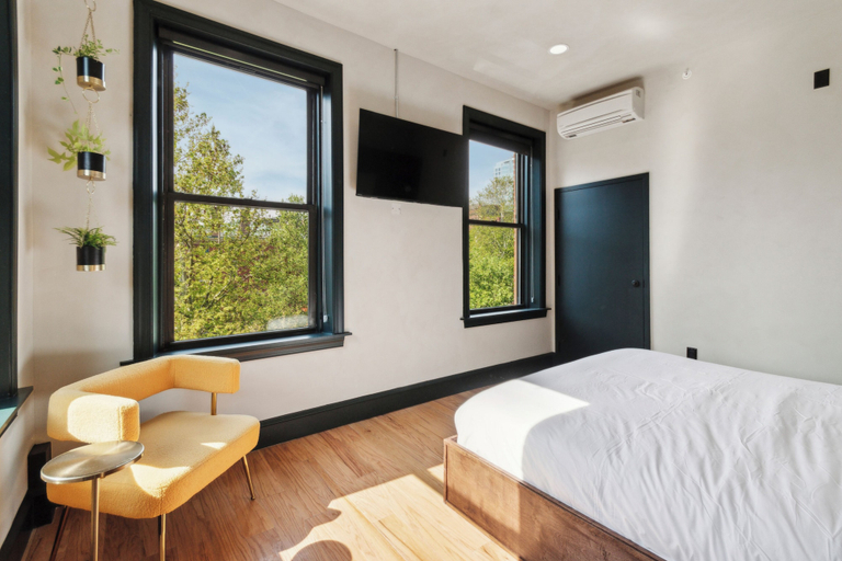 Bedroom 5, Society Hill Hotel, Philadelphia