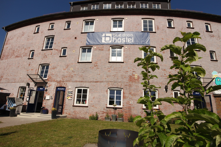 Exterior & Views 2, Blue Doors Hostel KTV, Rostock