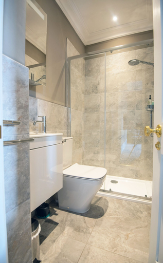 Bathroom 3, Dream Stays Bath- Barton House Townhouse, Bath and North East Somerset