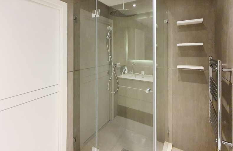 Bathroom 3, Dizengoff Brique