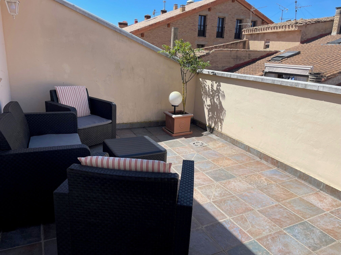 Others 4, The Manor House, Álava