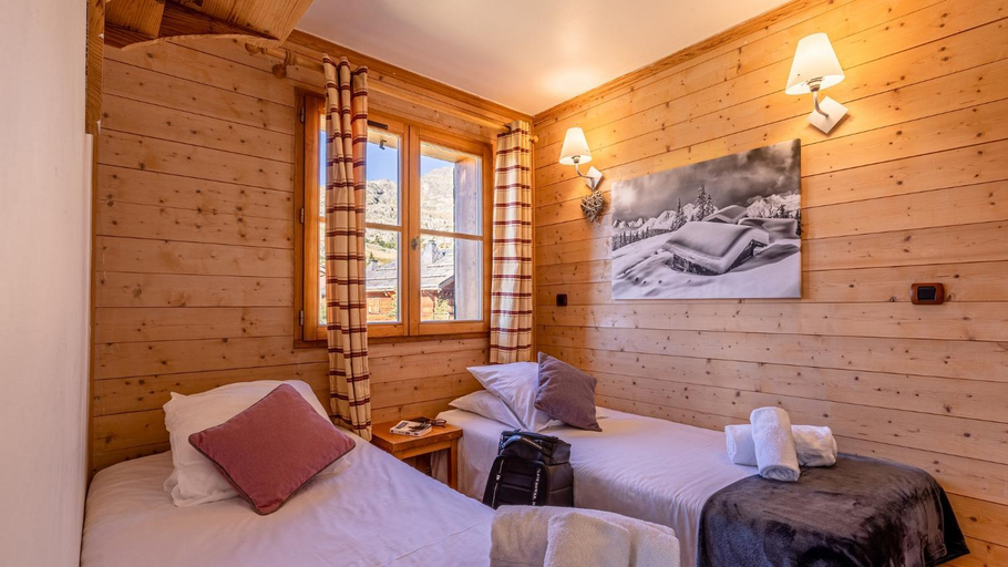 5, Madame Vacances Les Chalets de l'Altiport, Isère