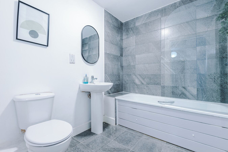 Bathroom 3, Elm Apartments, Manchester