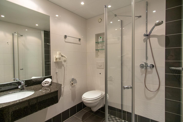 Bathroom, Hotel Wikinger, Vorpommern-Greifswald