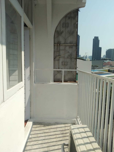 Others 4, Moochi Relax Lassommoir 402, Huai Kwang