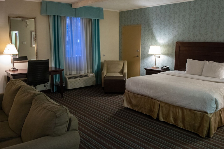 Bedroom, Spark by Hilton Lockport, Niagara