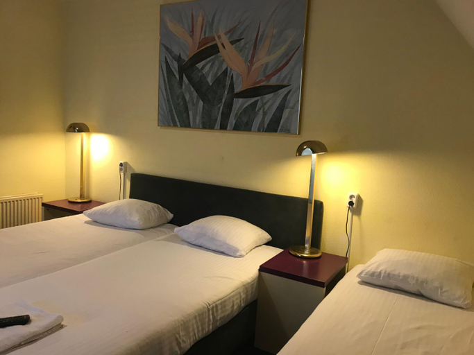 Bedroom 2, Hotel De Weyman, Velsen