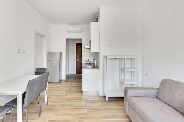 Others 5, Alessia's Flat - Bonomelli, Bergamo
