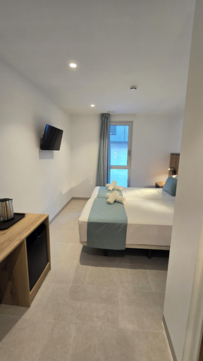 Bedroom 3, Hostal Rambla 24 by Holihome, Alicante
