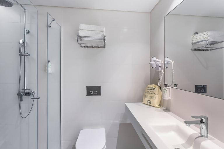 Bathroom 4, B&B Hotel Olhao Algarve, Olhão