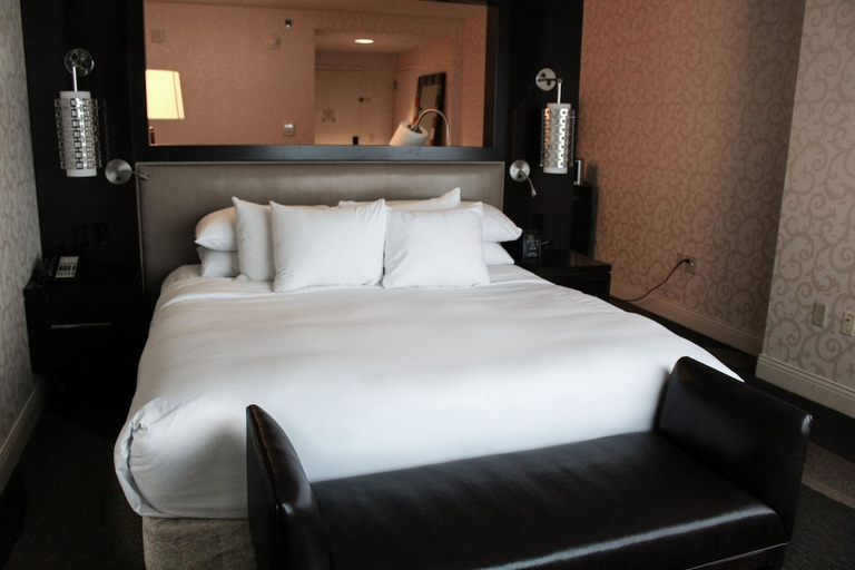 Bedroom 3, Hilton Madison Monona Terrace, Dane