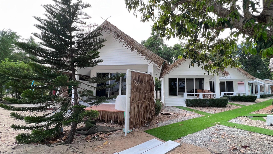 Others 4, Warm Beach Resort, Bang Saphan