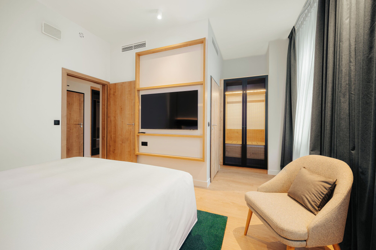 Bedroom 2, Hilton Garden Inn Radom, Radom City