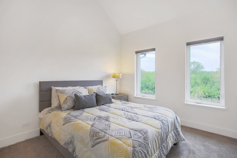 Bedroom 3, Gossamer Breeze, La Salle