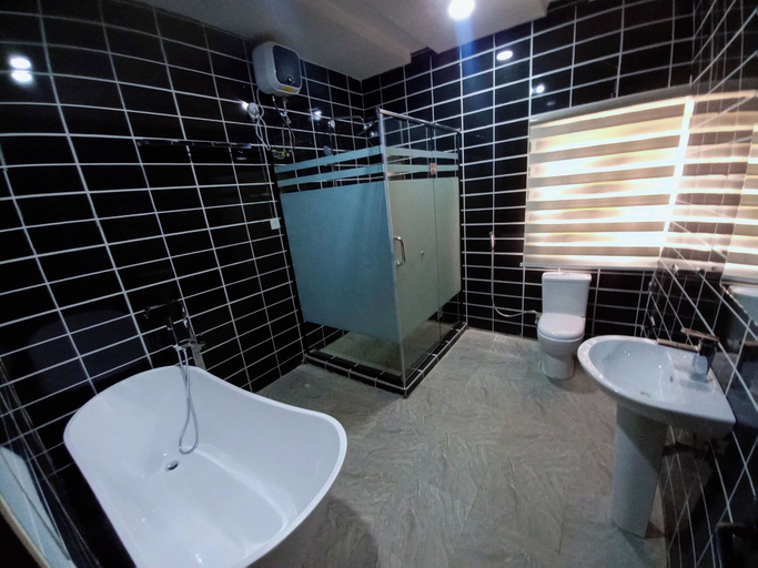 Bathroom, Kelvic Systems Apartments, AbujaMun